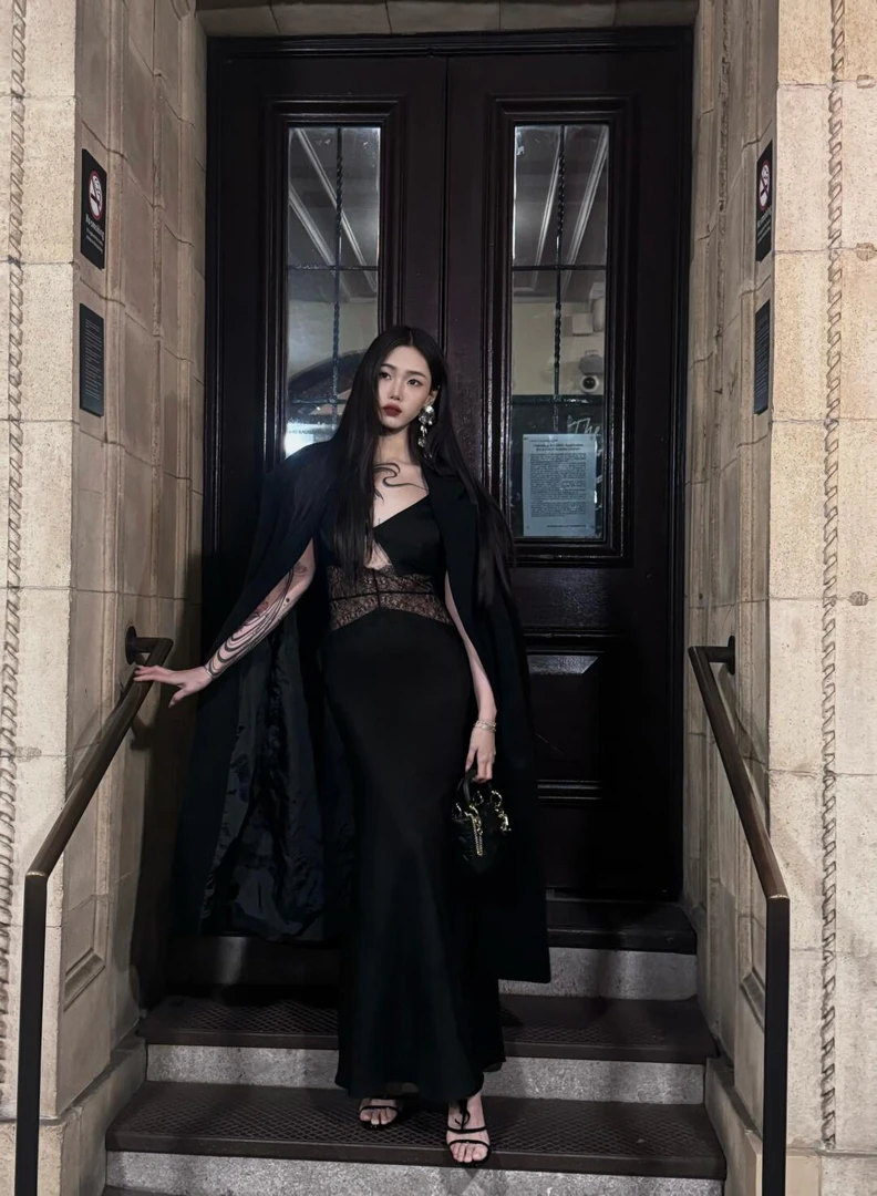 超绝~性感！杨树林字母标凉鞋黑色漆皮新款夏季细跟一字扣带高跟鞋