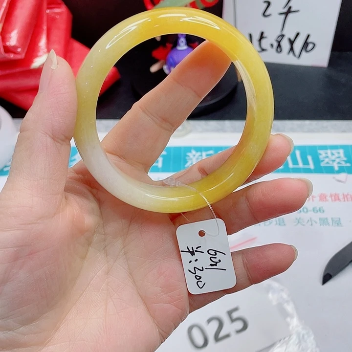 石英质玉未镶嵌手镯