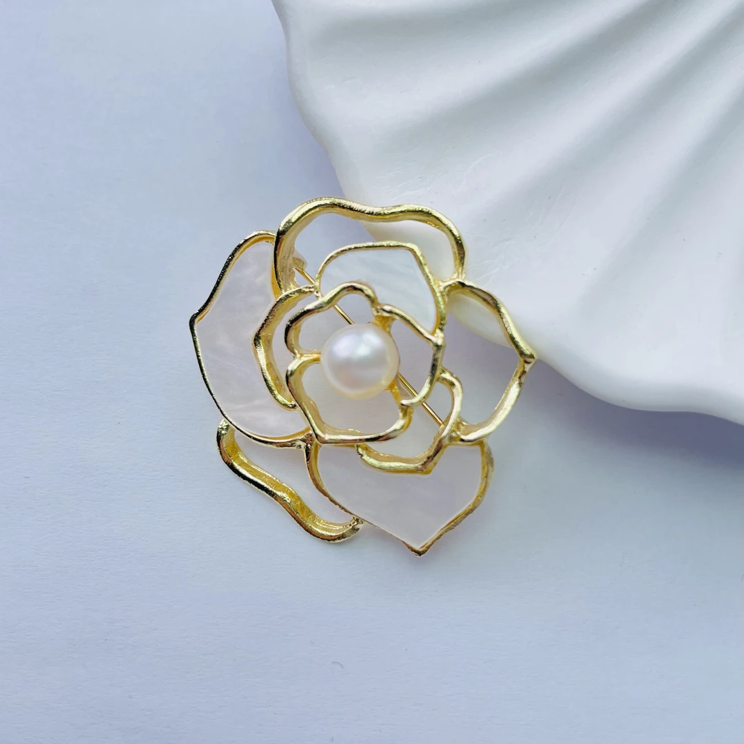 355 / 天然淡水珍珠胸针 山茶花胸针
