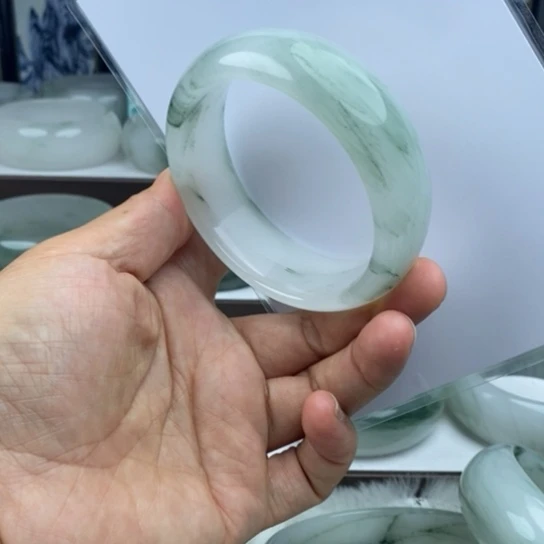 常****未镶嵌手镯石英质玉（金丝玉）