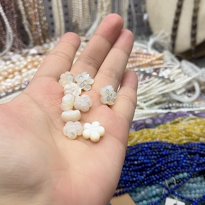 玛瑙/玉髓未镶嵌珠宝半成品3个11mm左右白蝶贝花