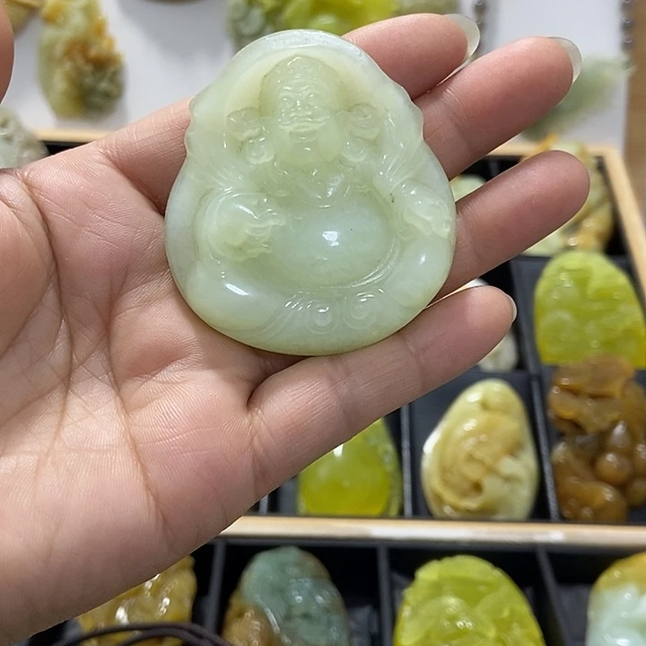 蛇纹石玉未镶嵌挂件