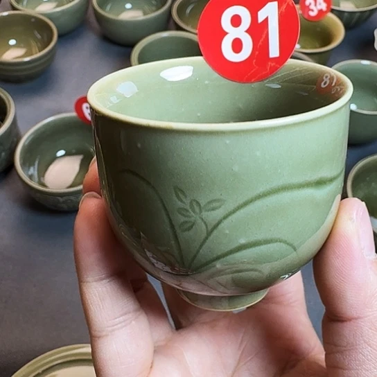 龙泉青瓷柴烧杯微瑕