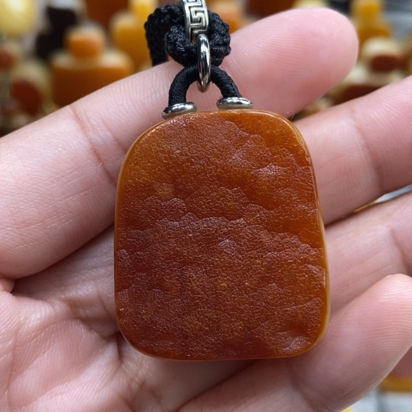 【闪购商品】琥珀颈饰未镶嵌