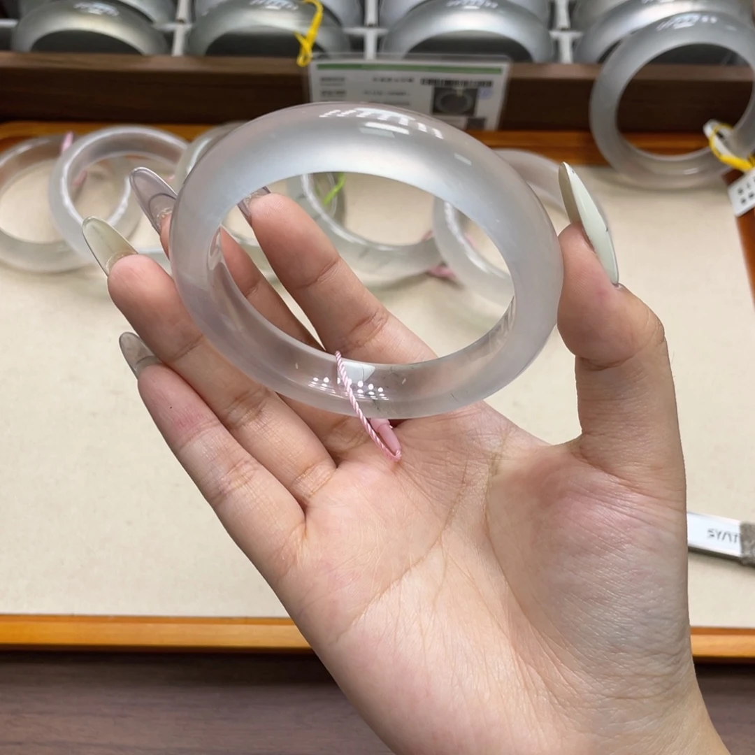 未镶嵌手镯石英质玉12r60.5泥鳅背