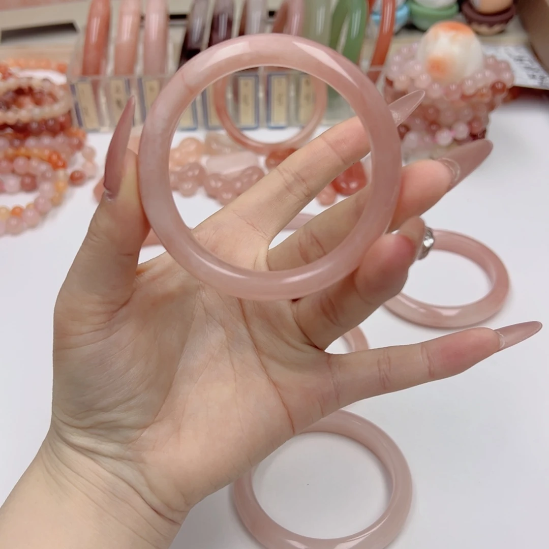 A***儿石英质玉未镶嵌手镯