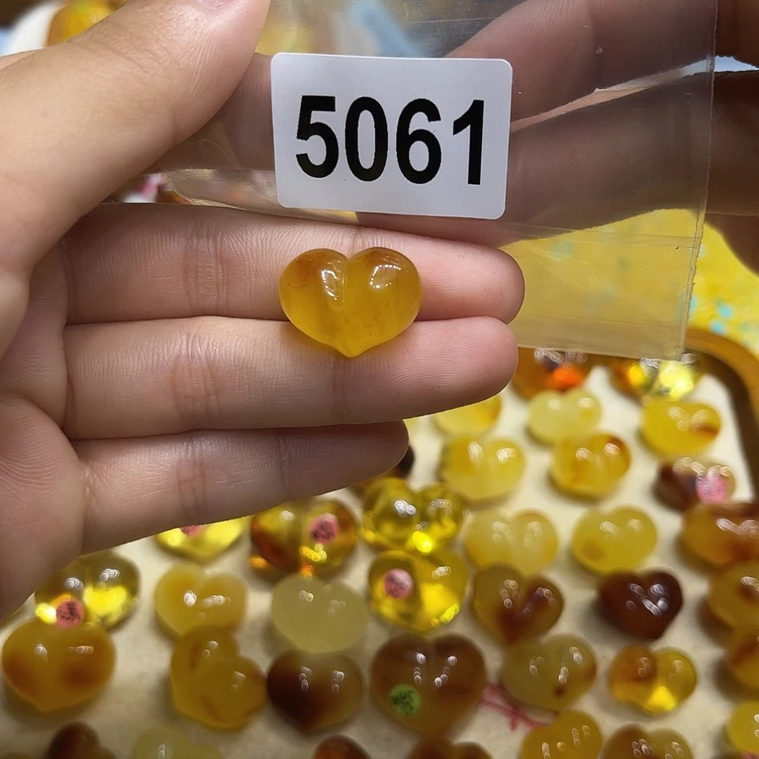 琥珀未镶嵌珠宝奇石