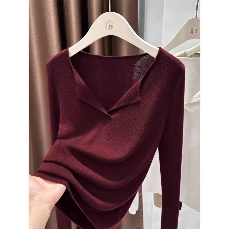 芯娇晴法式气质V领长袖针织衫女秋内搭修身显瘦酒红色打底衫上衣