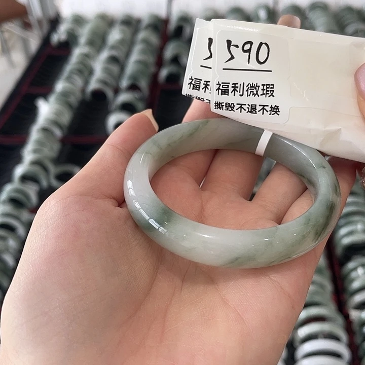 未镶嵌手镯石英岩玉