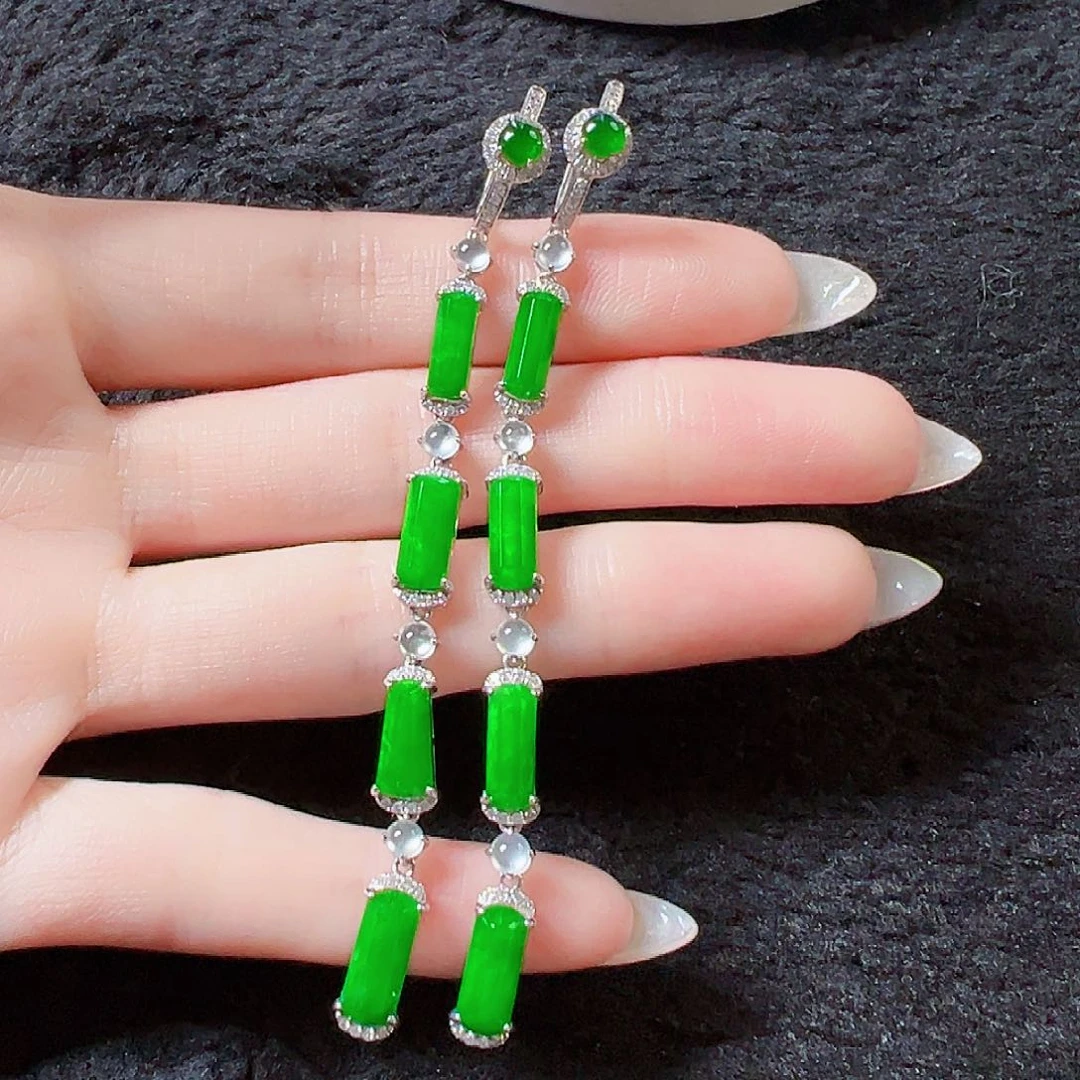 翡翠耳饰18K金镶嵌签收后24小时鉴赏期，过时不退