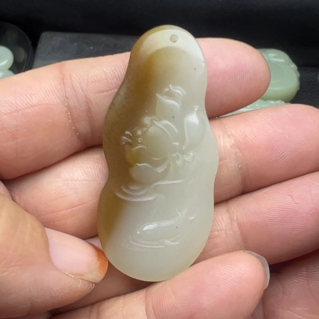 和田玉（糖玉）未镶嵌吊坠(不含链)