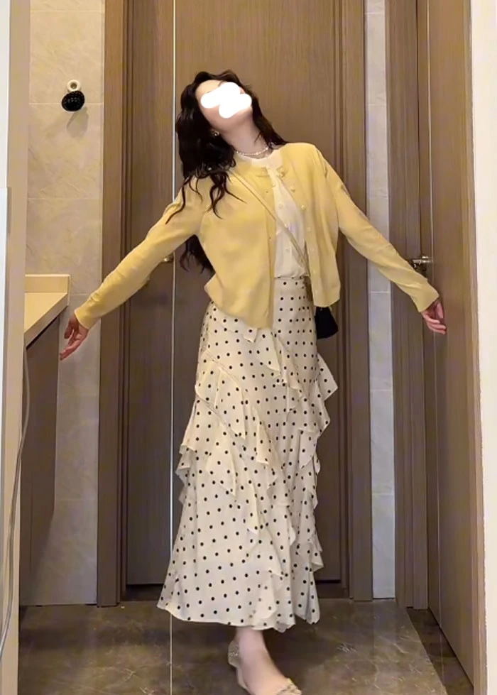 秋季气质穿搭一整套女韩系百搭针织开衫搭波点荷叶边半身裙两件套