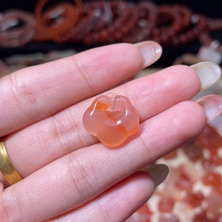 南红玛瑙如意锁吊坠孔未镶嵌1395