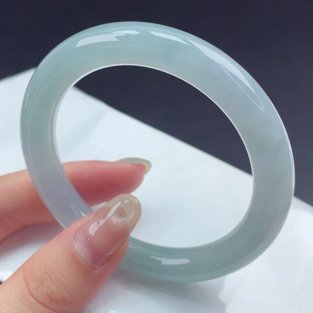 翡翠手镯未镶嵌55圆条