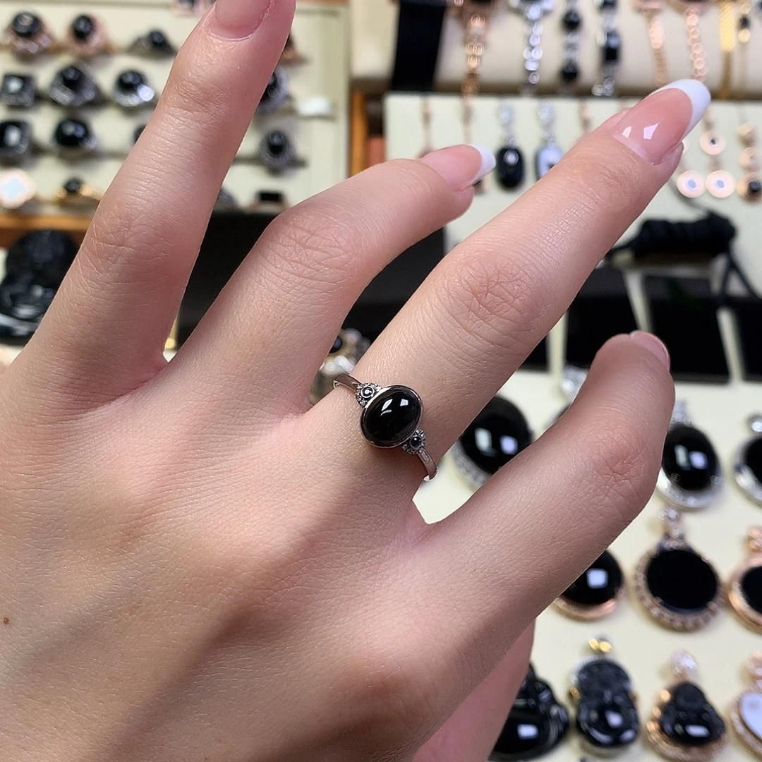 翡翠戒指18K金镶嵌墨翠