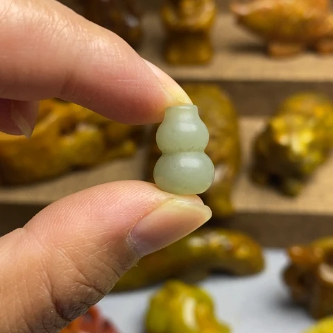 和田玉（糖玉）未镶嵌颈饰