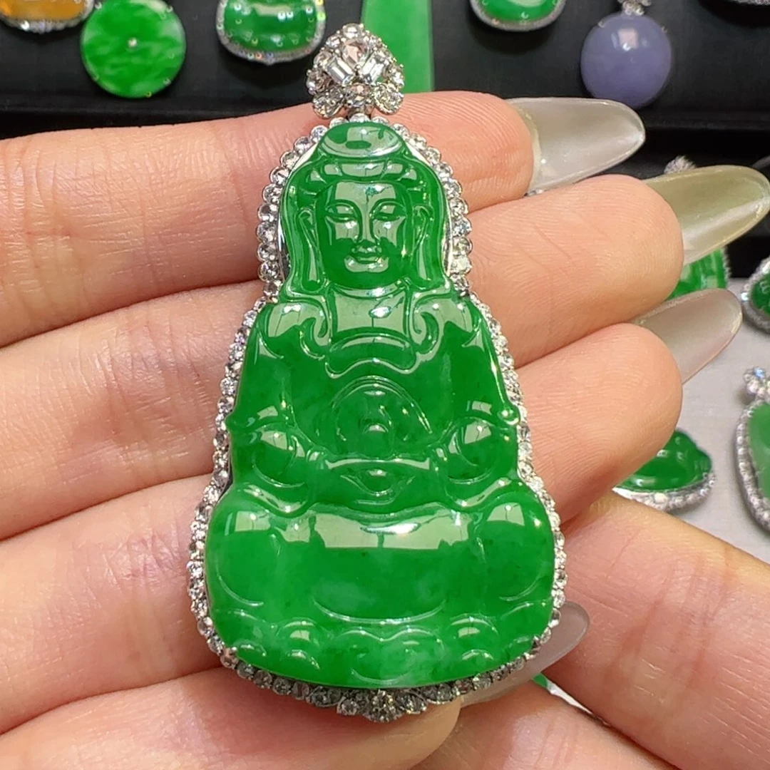 颈饰18K金镶嵌翡翠