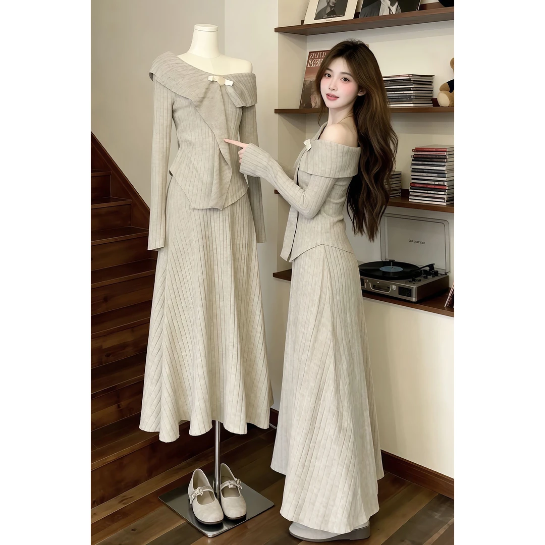 2025新款巨好看的灰色针织连衣裙子女秋冬季韩系穿搭一整套装长裙
