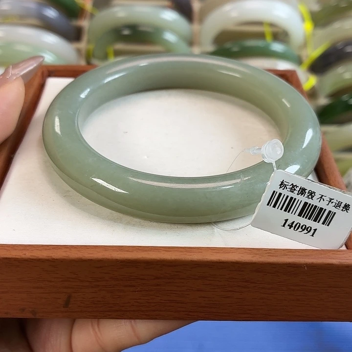 和田玉未镶嵌手镯62+