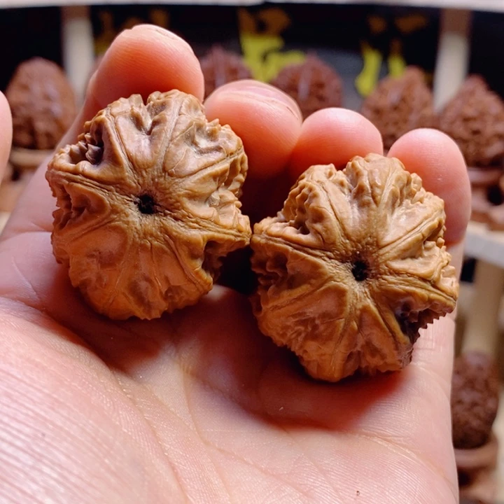 文玩核桃把件八棱