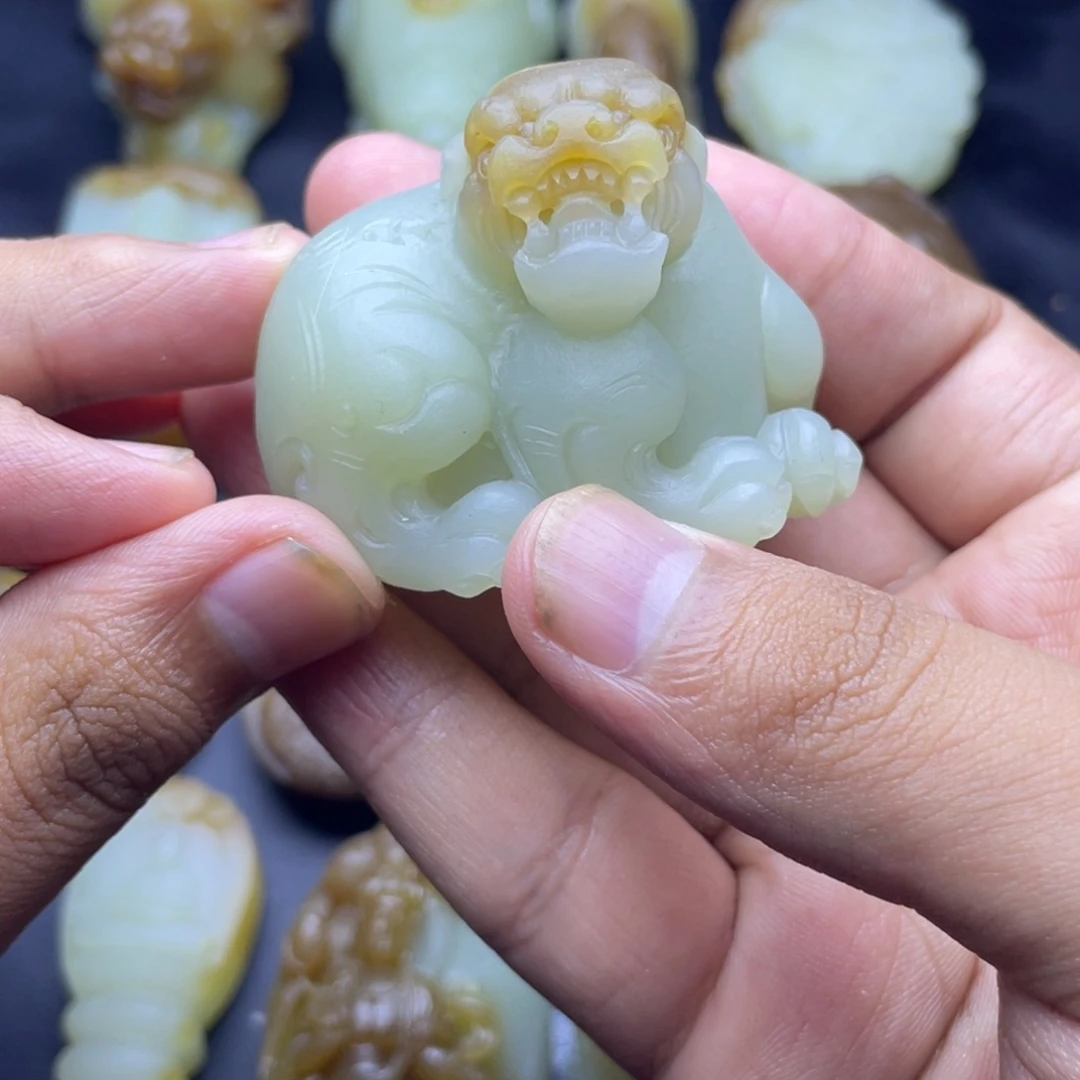 和田玉（糖玉）未镶嵌颈饰