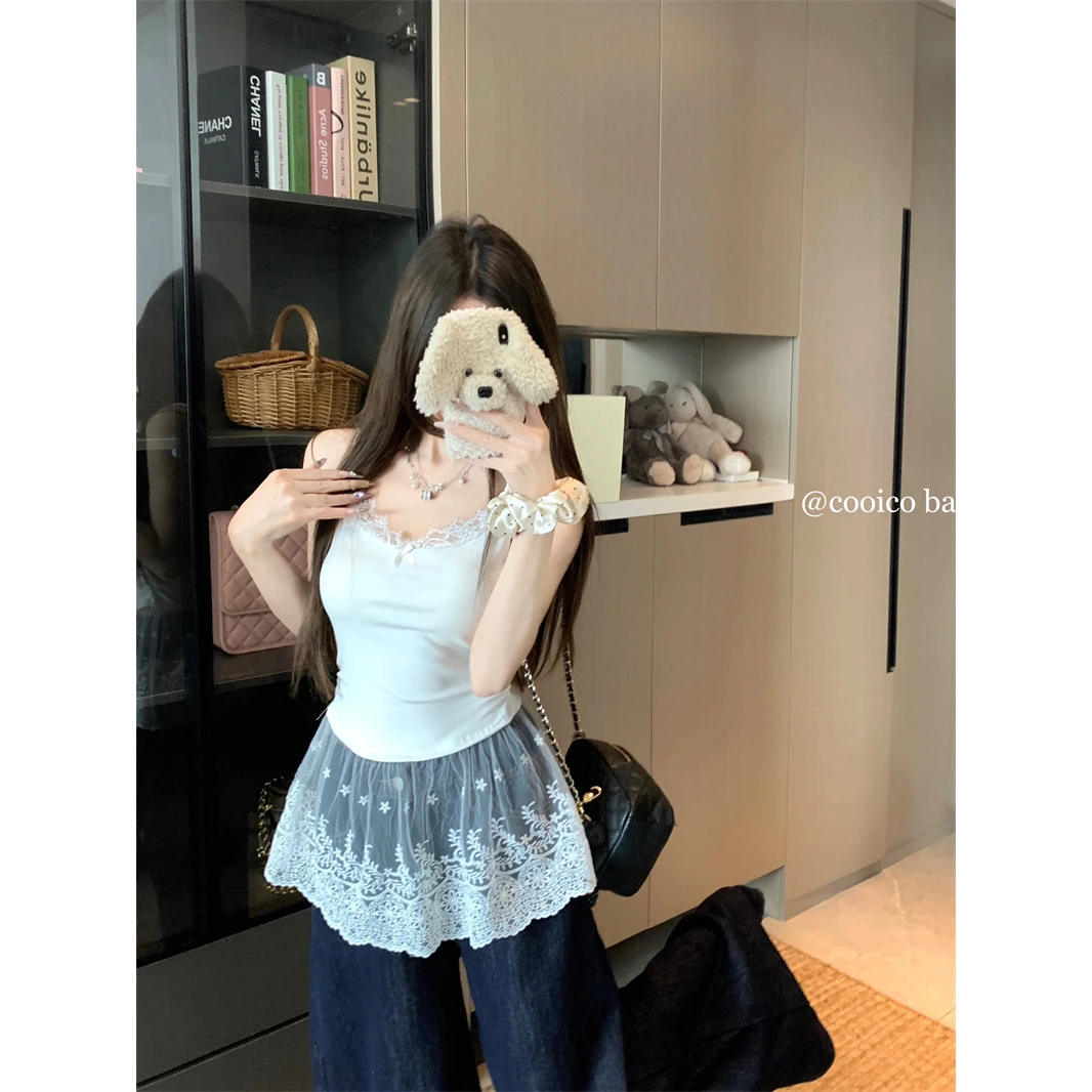 法式甜美风蕾丝拼接设计感吊带背心女修身气质小众感无袖上衣