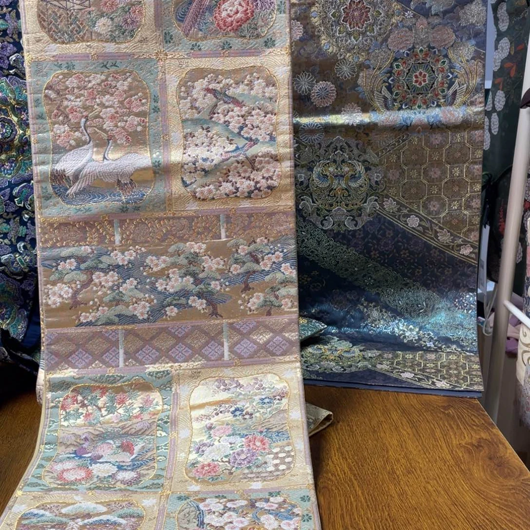 织绣唐锦一千八百细密