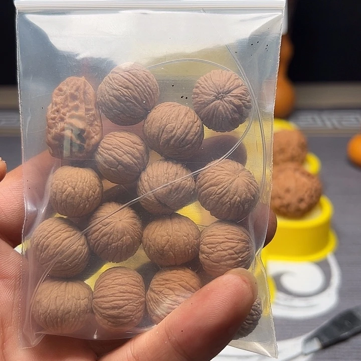 吊坠桃核猴头gggggggg