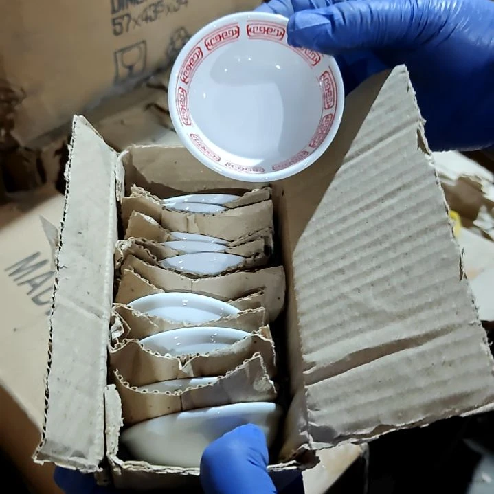 瓷片陶瓷盘子碗啥都有