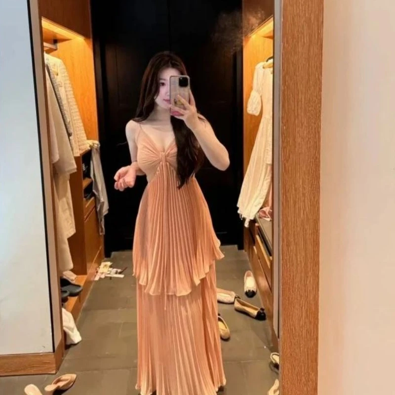 新款夏季气质法式名媛性感高级优雅百褶连衣裙时尚显瘦