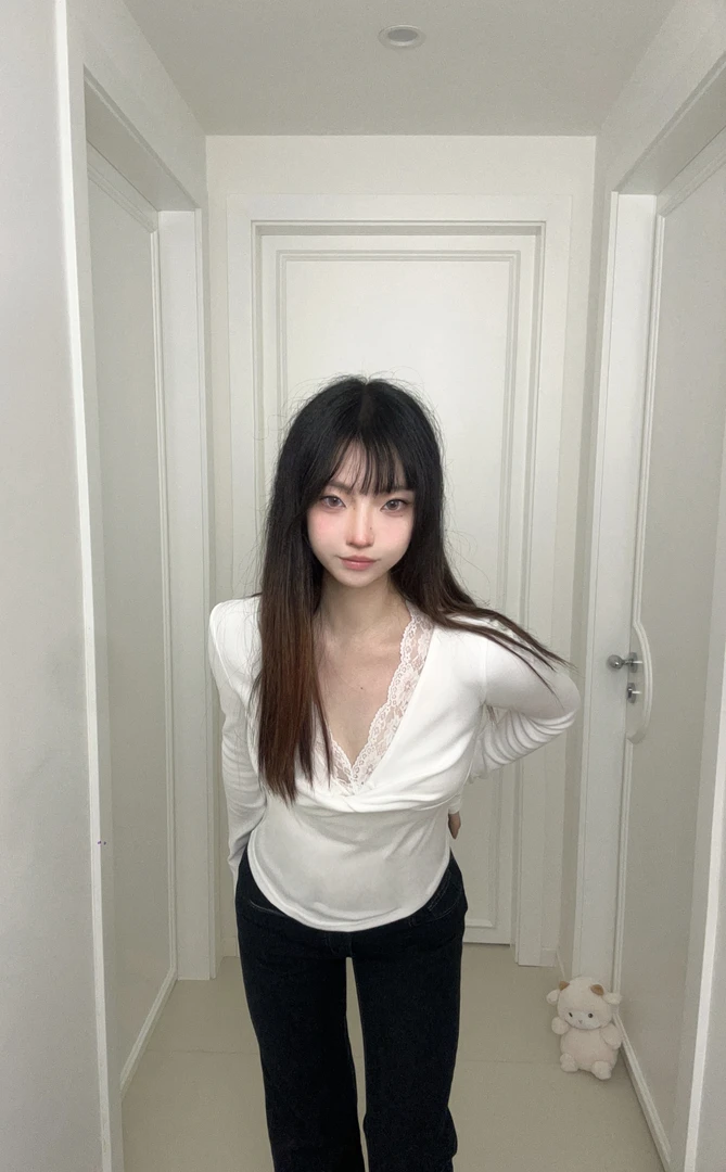 woola 辣妹性感V领扭结蕾丝拼接长袖T恤女秋冬纯欲气质修身显瘦上