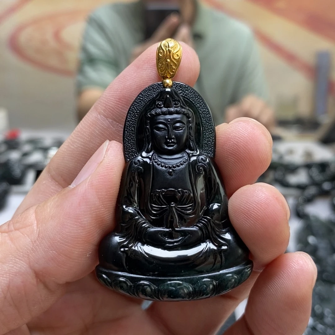 翡翠18K金镶嵌颈饰观音
