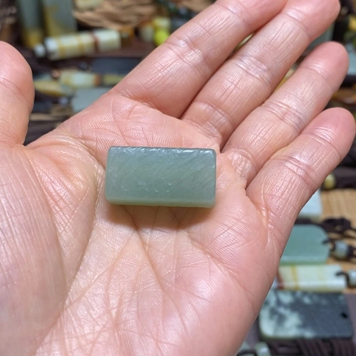 蛇纹石玉未镶嵌挂件冬*