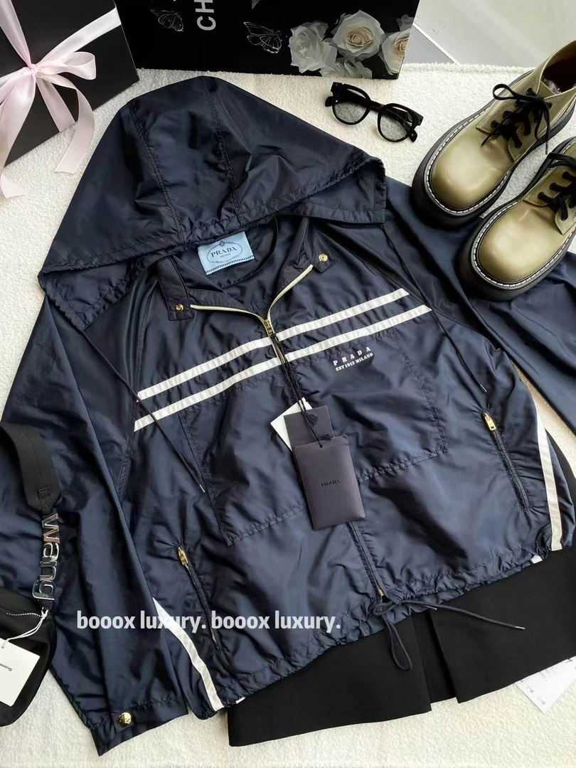 未使用 Prada/普拉达  yy1260 再生锦轮 25ss蓝色尼龙连帽外套 44