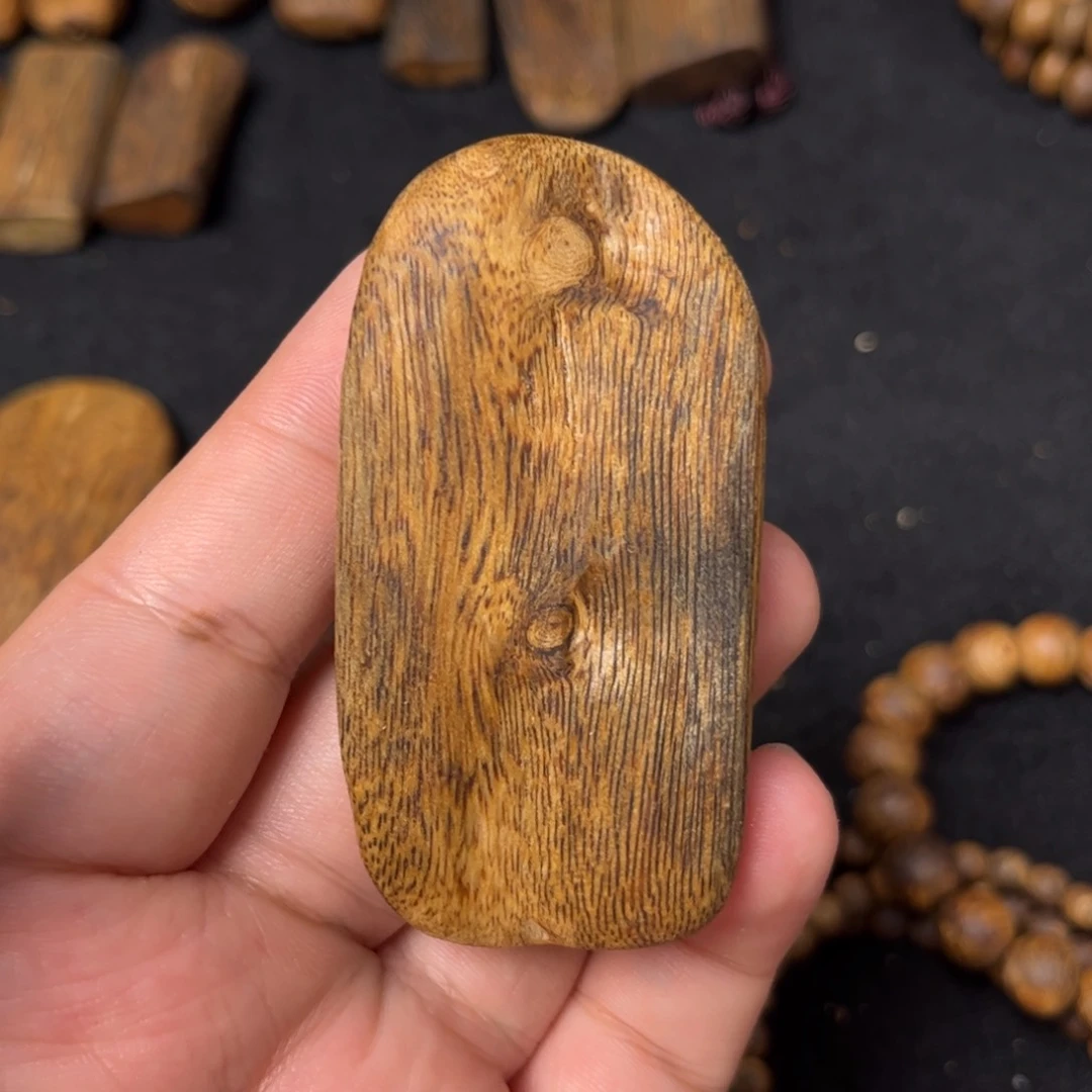 沉香手把件G****U奇楠沉香原材料手把件一块