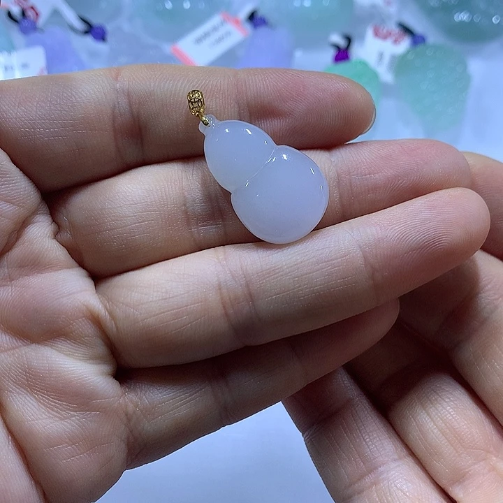 翡翠18K金镶嵌颈饰天然翡翠A货吊坠