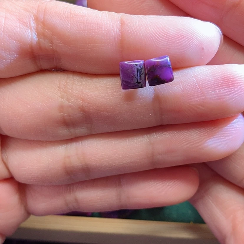 【闪购商品】苏纪石（舒俱来）耳钉银S925镶嵌蕙****猪