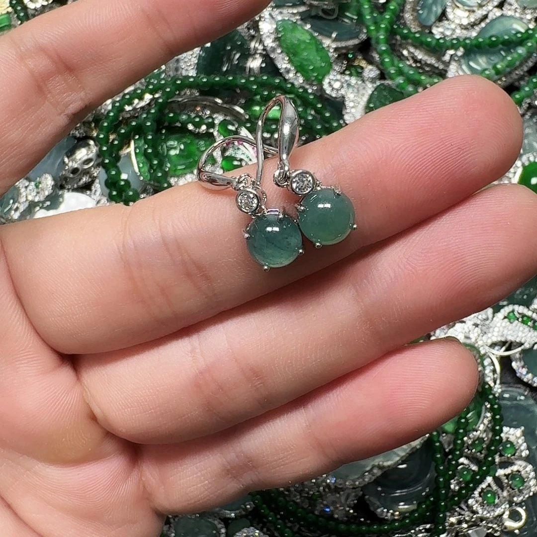 翡翠未镶嵌颈饰天然A货翡翠放漏