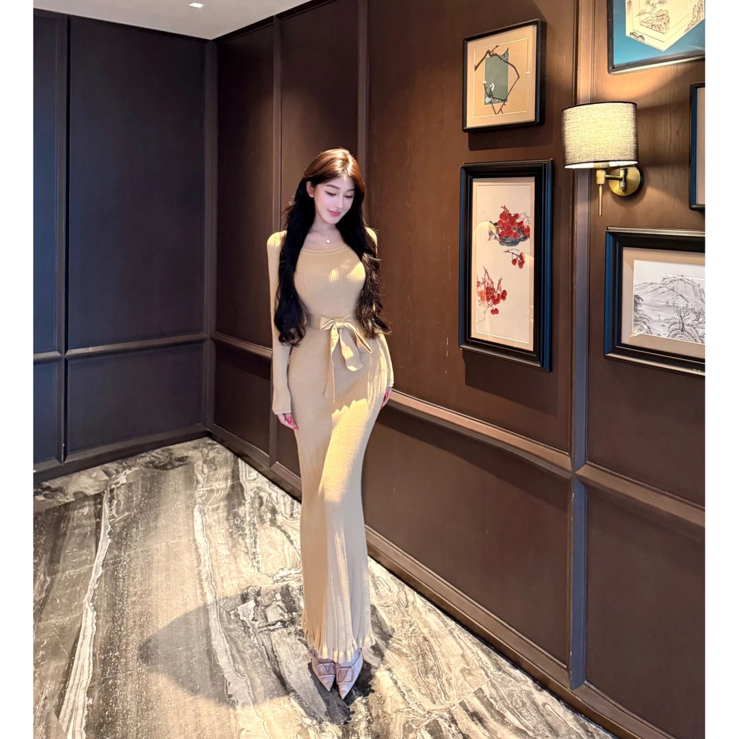 WW定制「挚简裙」显瘦气质针织轻奢时尚修身网红小众设计感连衣裙