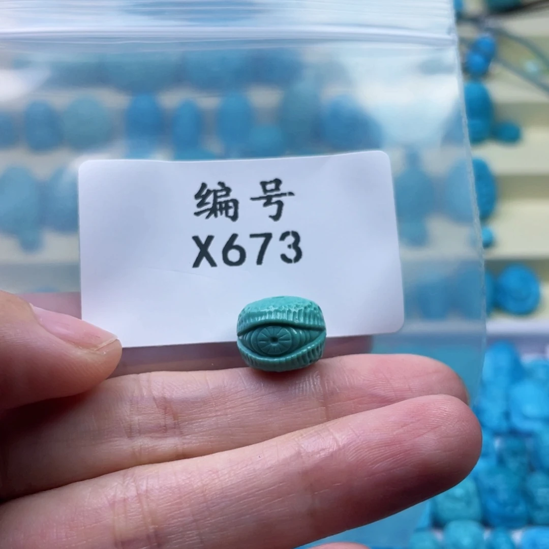 大***8未镶嵌绿松石天然原矿绿松石雕件