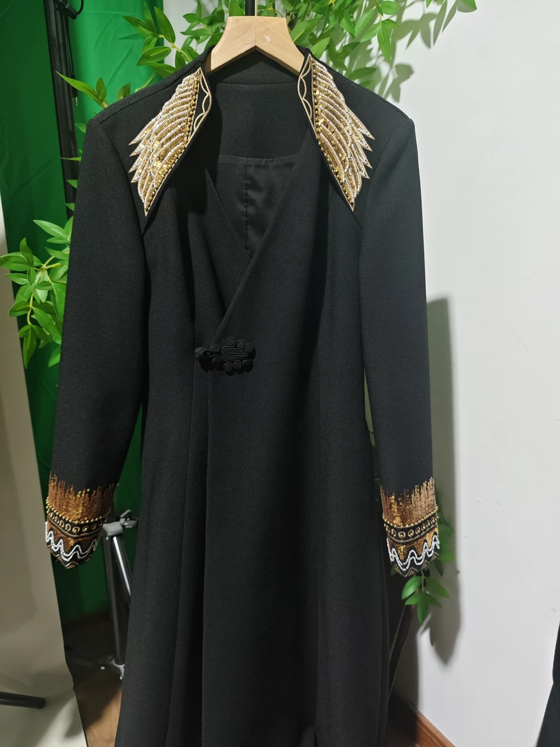 仓K-1201 2025秋季新款中式国风镶珠时尚轻奢气质设计师款风衣