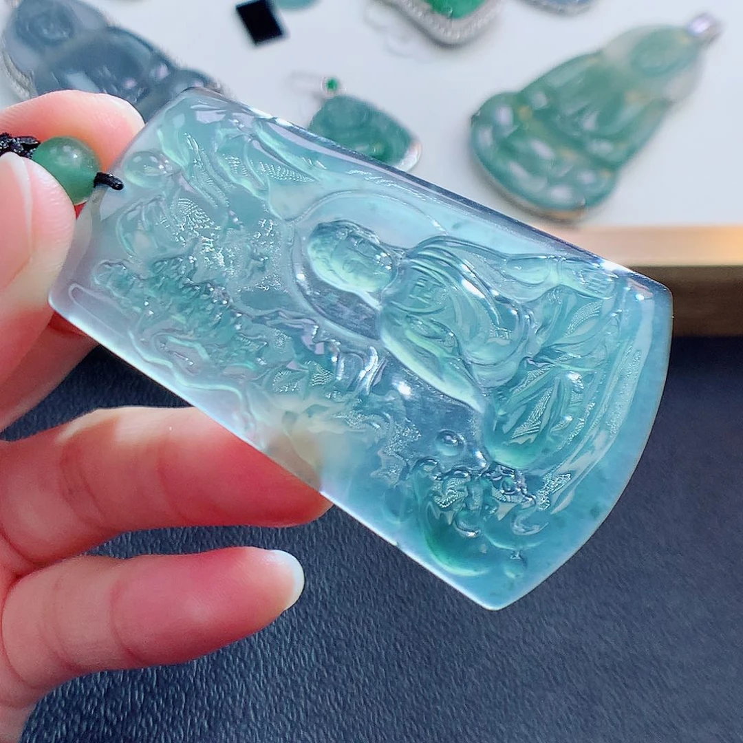 翡翠颈饰未镶嵌翡翠