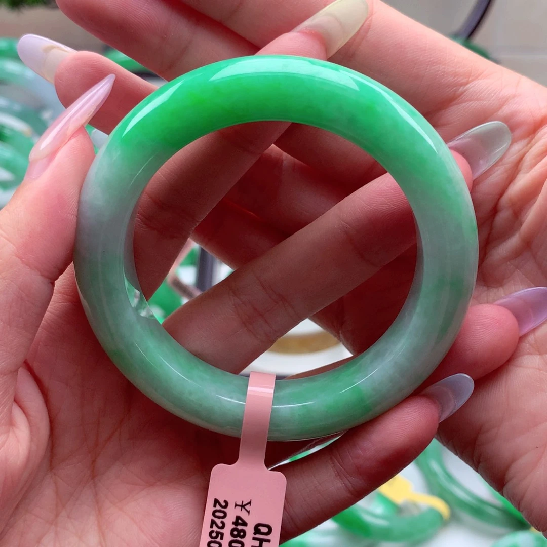 翡翠未镶嵌手镯翡翠