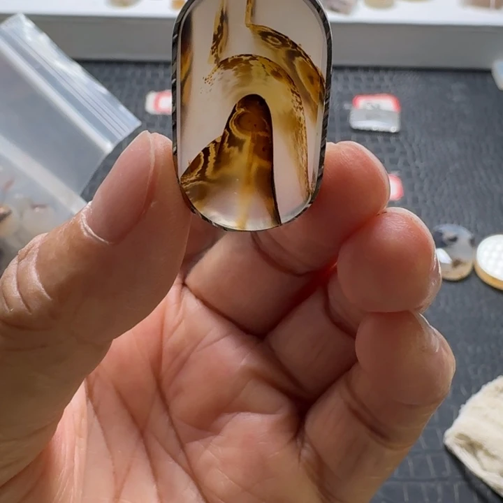 玛瑙/玉髓未镶嵌珠宝奇石