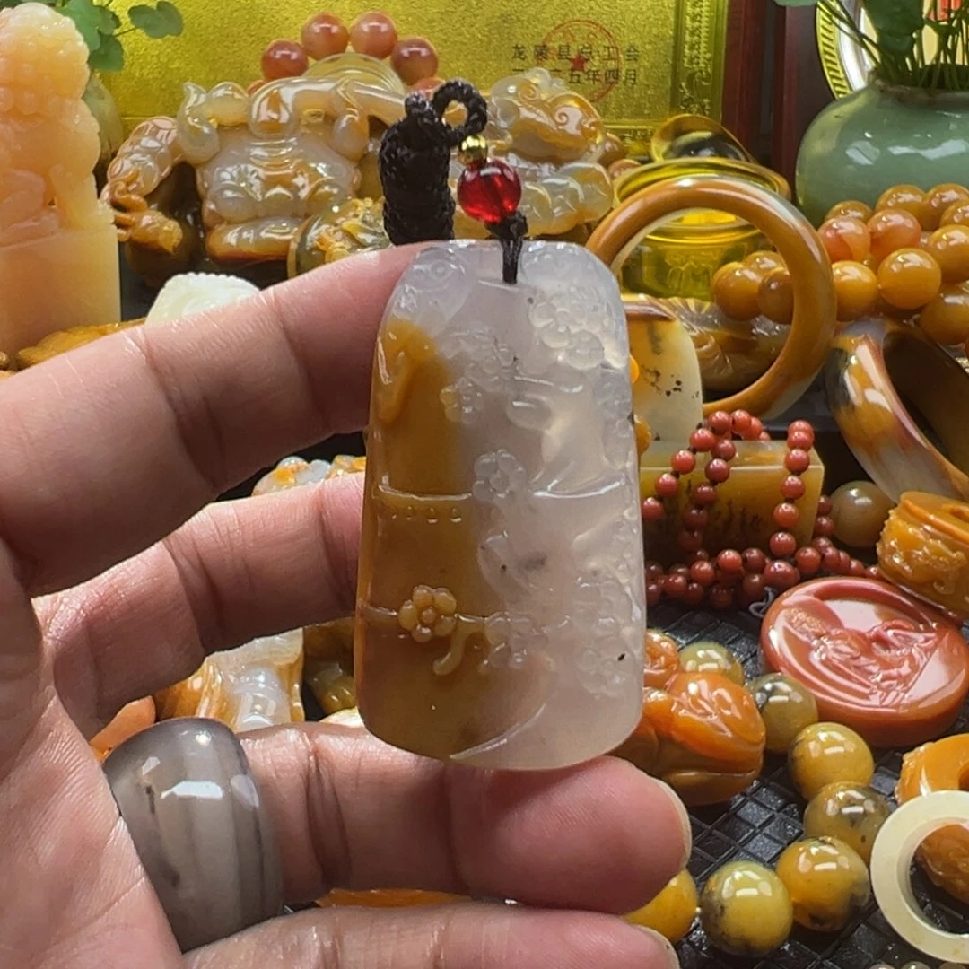 石英质玉未镶嵌颈饰