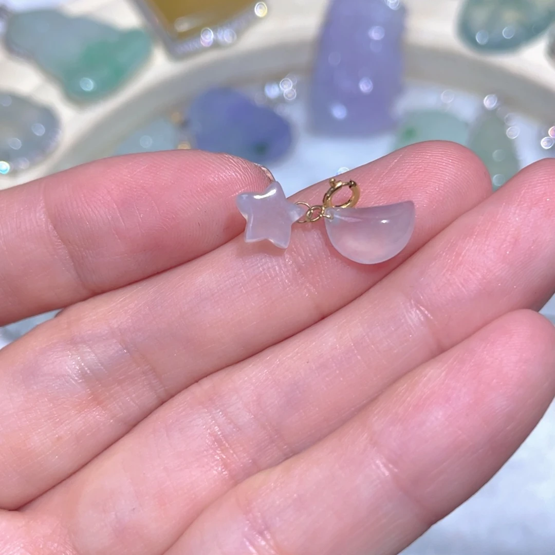 翡翠颈饰18K金镶嵌翡翠