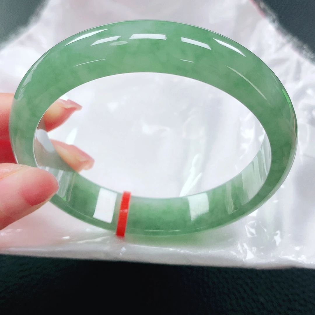 翡翠手镯未镶嵌57圈