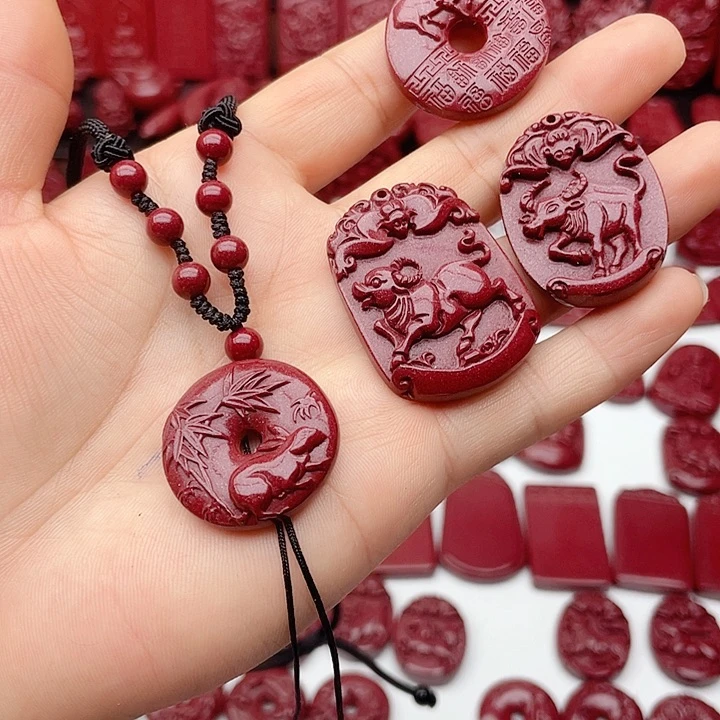 翡翠足银镶嵌耳坠