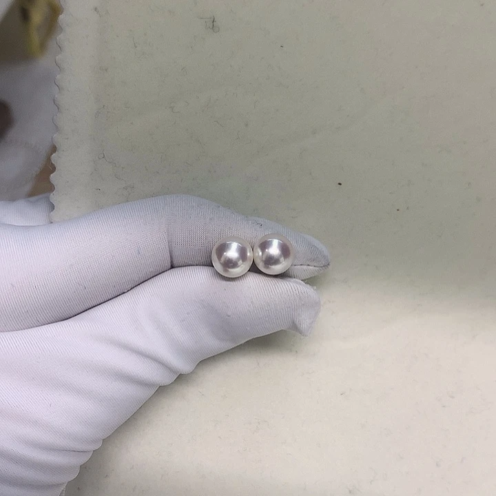 18K金镶嵌耳钉7.5-8海水珍珠