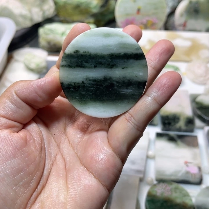 独山玉未镶嵌颈饰